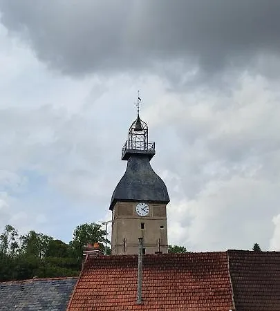 Дом отдыха Maison De Village Au Coeur Des Combrailles